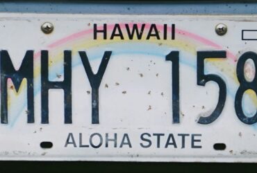photo - a hawaiian license plate welcoming you to learn hawaiian greetings and phrases