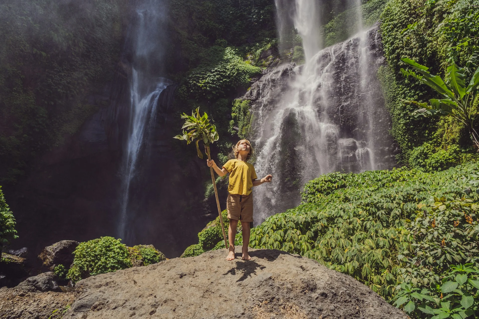 photo - waterfall hikes oahu